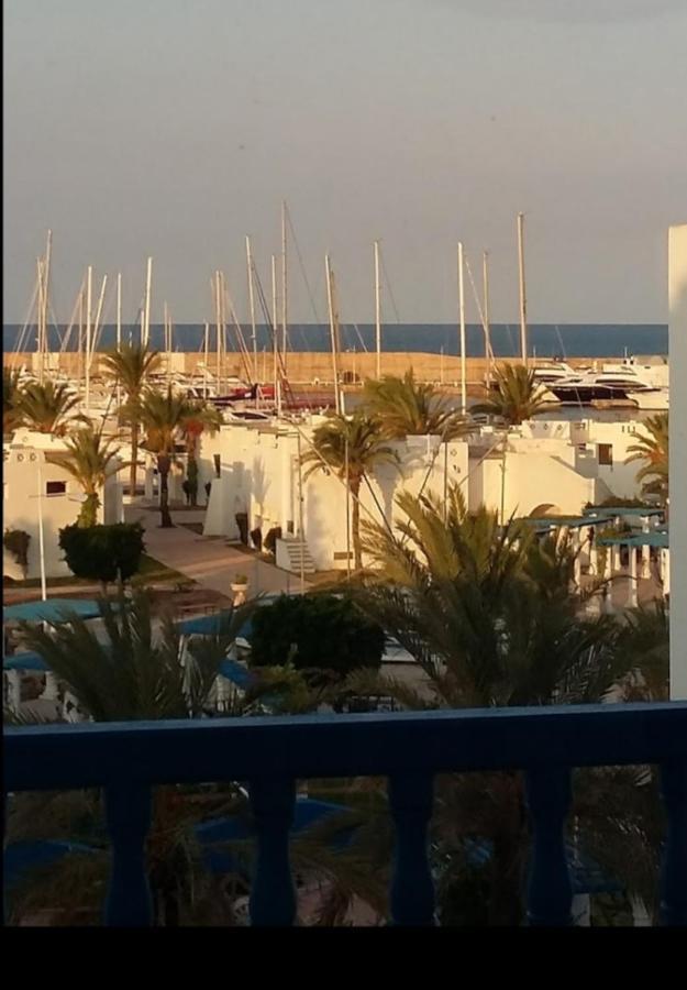 Port Yasmine *